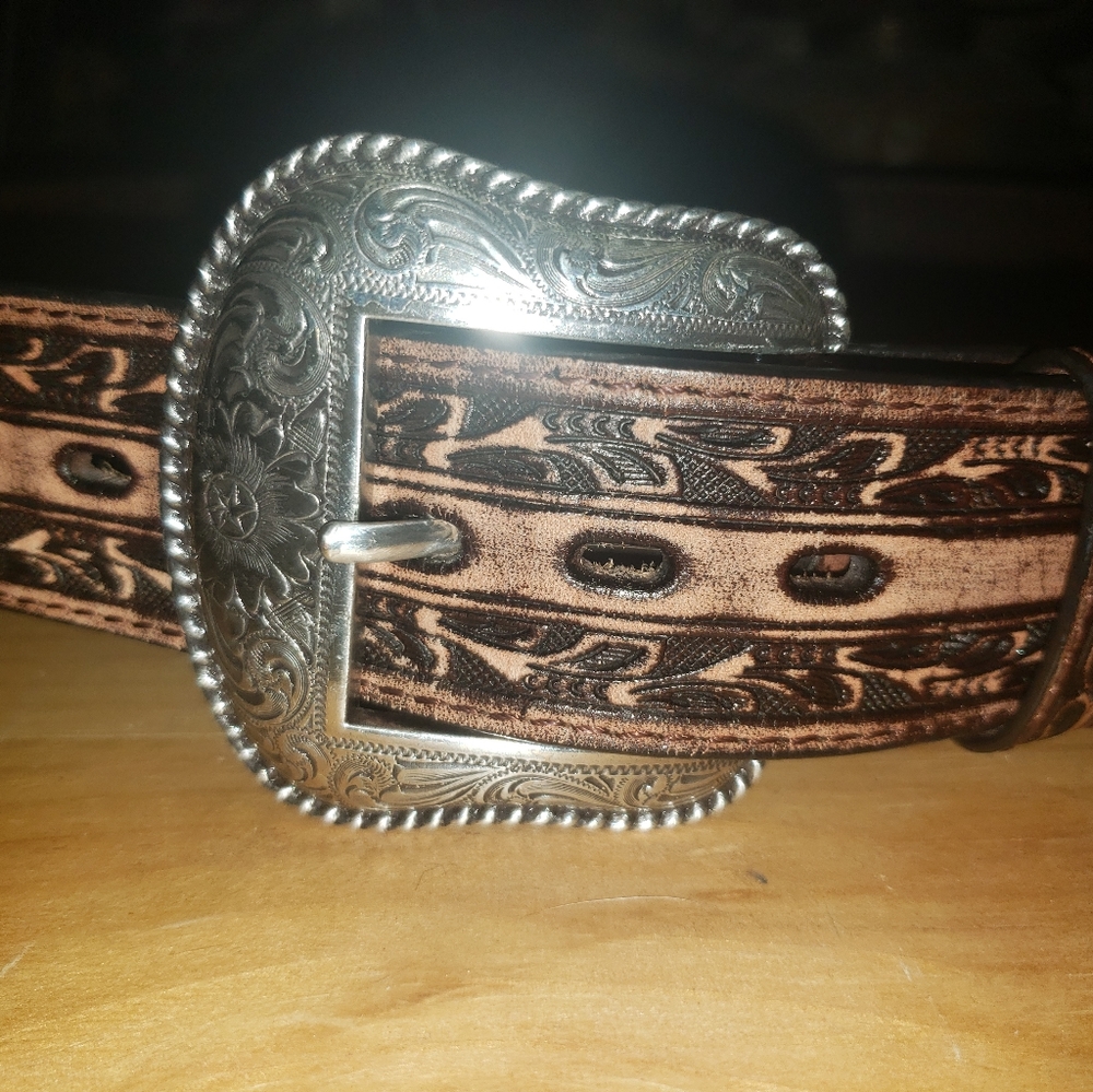 Ariat belt